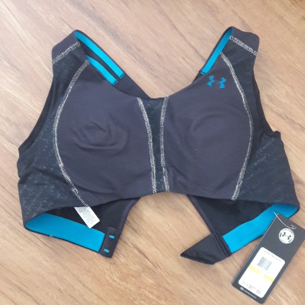 NWT Brand New Under Armour port bra.